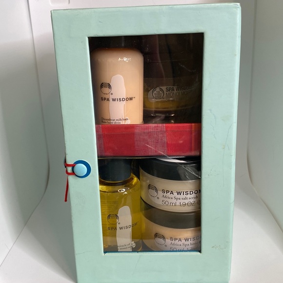 BNIB Spa Bath Gift - Picture 1 of 8